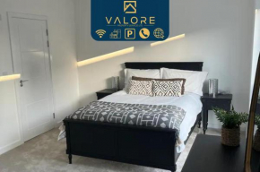 Outstanding 4-Bedroom Town House By Valore Property Services